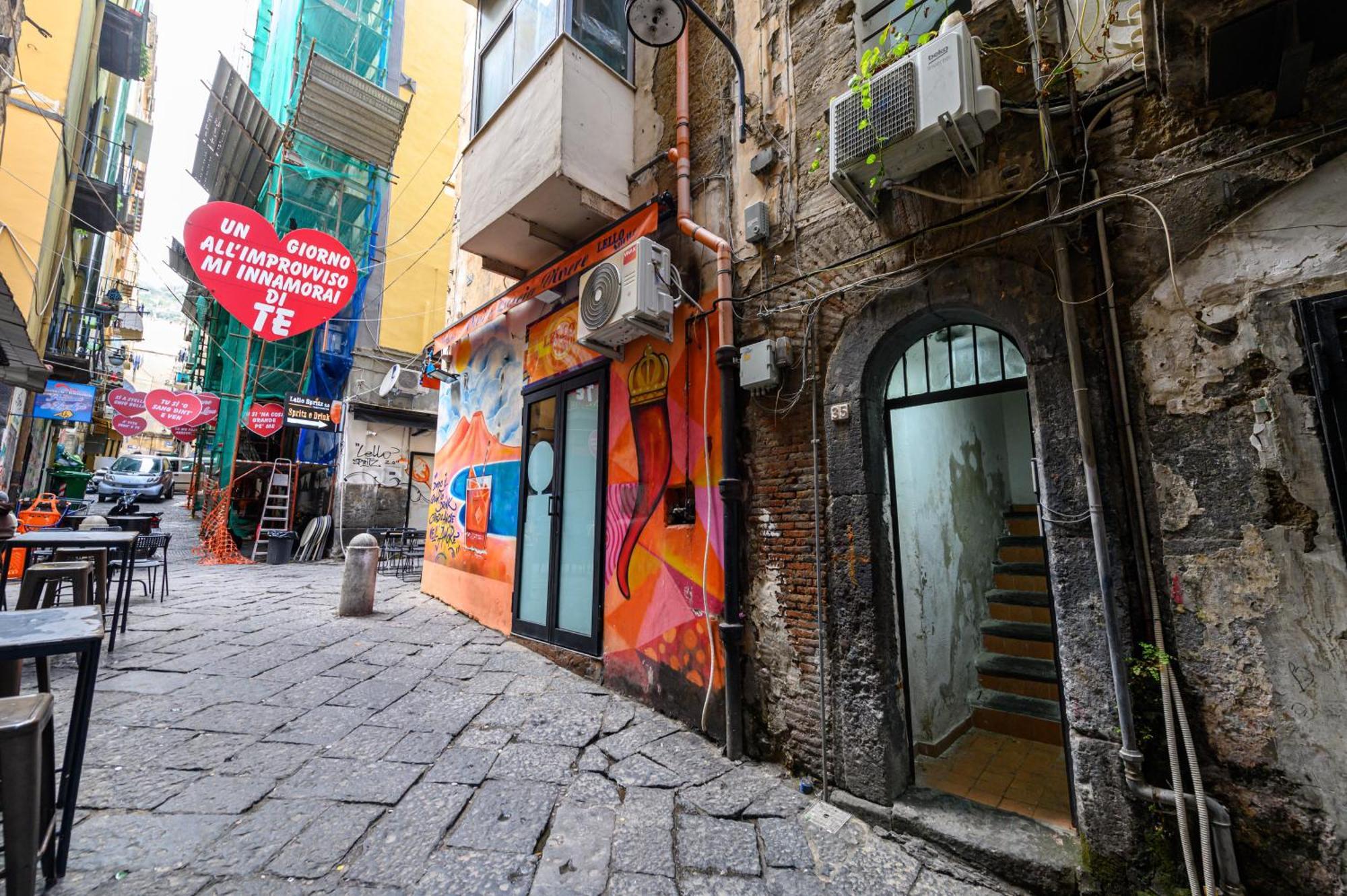 Appartamento Murales In Bed Spagnoli Napoli